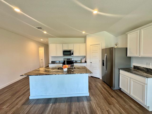 1102 Rayburn Drive, Rosharon, TX 77583