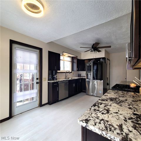 2407 Southway Street SW, Massillon, OH 44646