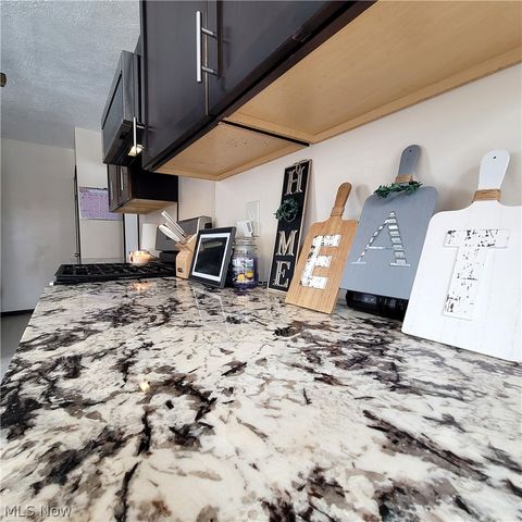 2407 Southway Street SW, Massillon, OH 44646