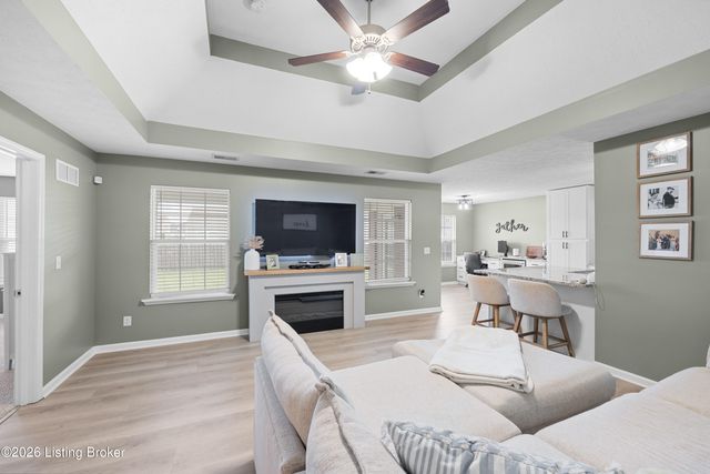 382 Villa Ln, Shepherdsville, KY 40165