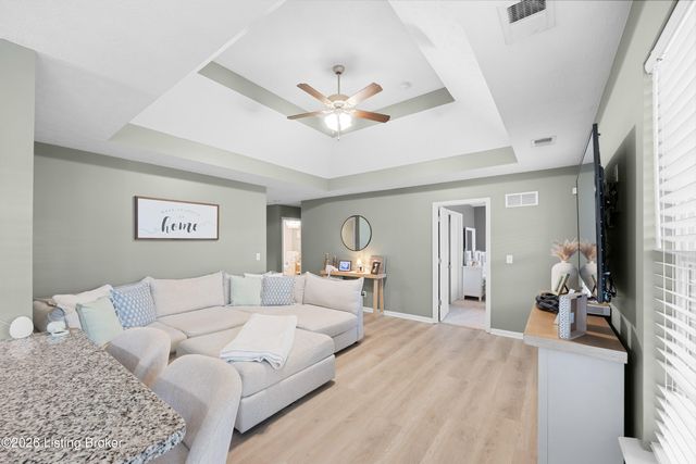 382 Villa Ln, Shepherdsville, KY 40165