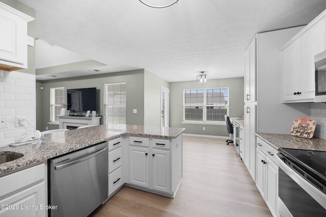 382 Villa Ln, Shepherdsville, KY 40165