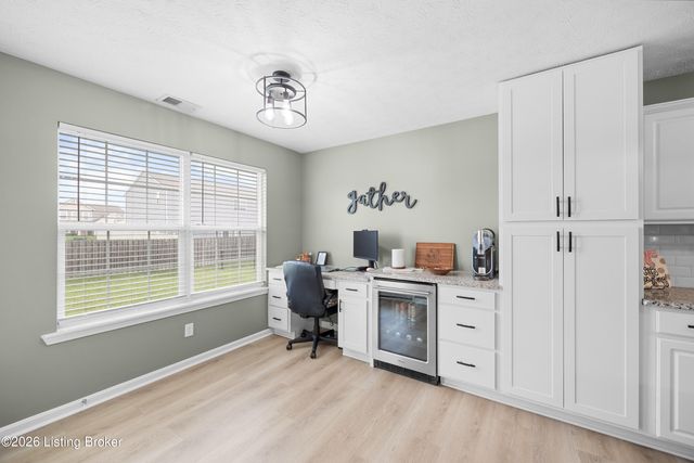 382 Villa Ln, Shepherdsville, KY 40165