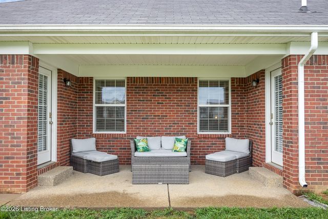 382 Villa Ln, Shepherdsville, KY 40165