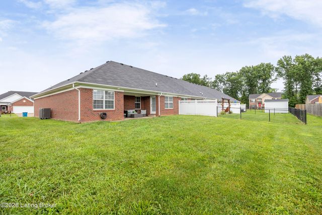 382 Villa Ln, Shepherdsville, KY 40165
