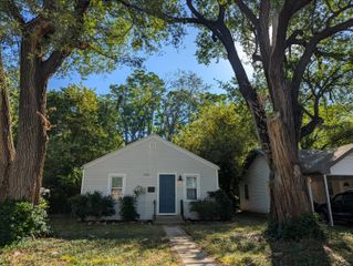 1154 South Florence Avenue, Springfield, MO 65807