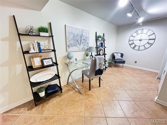 329 N Boyle Ave. E1, St Louis, MO 63108