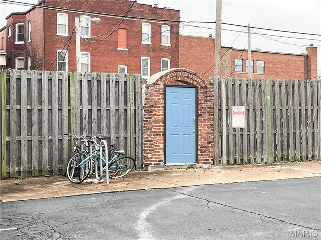 329 N Boyle Ave. E1, St Louis, MO 63108