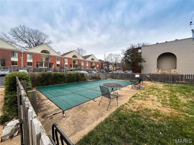329 N Boyle Ave. E1, St Louis, MO 63108