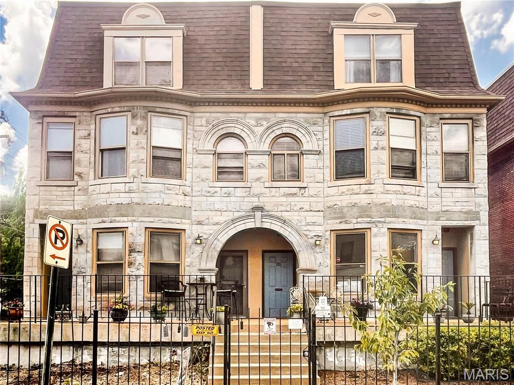 329 N Boyle Ave. E1, St Louis, MO 63108