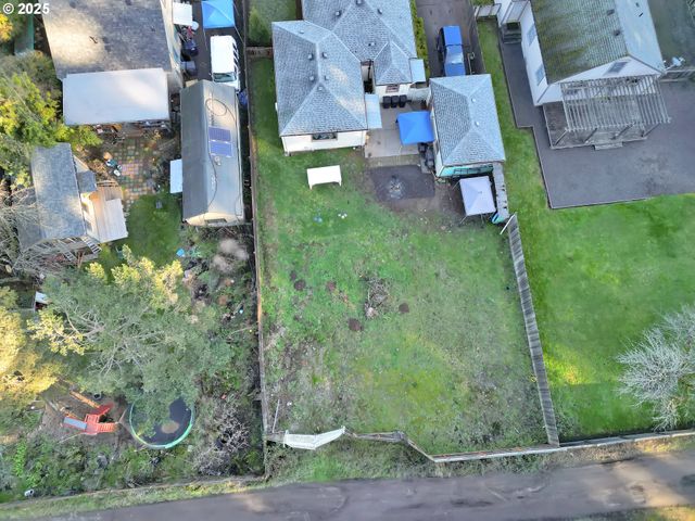 1652 Augusta Aly, Eugene, OR 97403