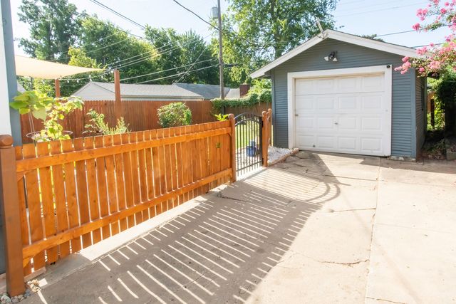 2040 E 13th Street, Tulsa, OK 74104