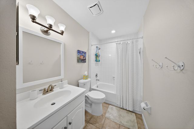 1321 Peppertree Trail D, Fort Pierce, FL 34950