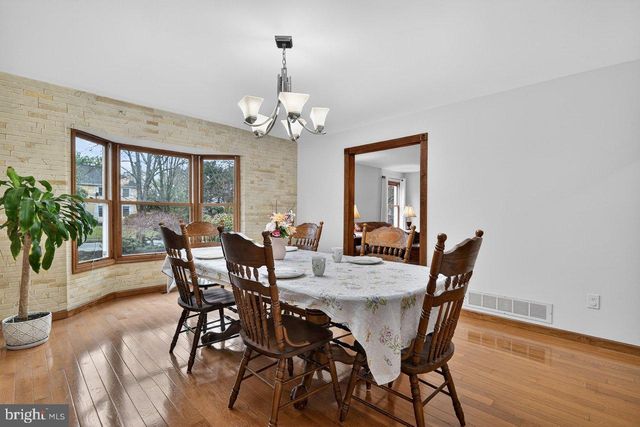 5 BANFF DR, Princeton Junction, NJ 08550