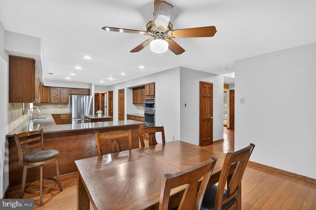 5 BANFF DR, Princeton Junction, NJ 08550