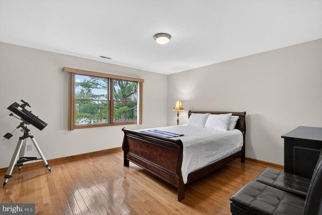 5 BANFF DR, Princeton Junction, NJ 08550