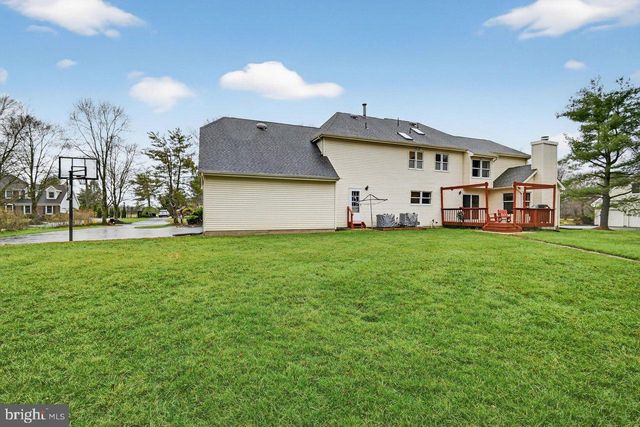 5 BANFF DR, Princeton Junction, NJ 08550