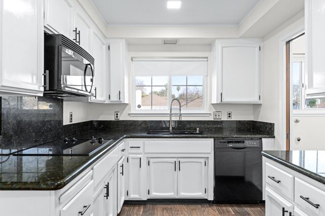 5765 Sperry Dr, Citrus Heights, CA 95621