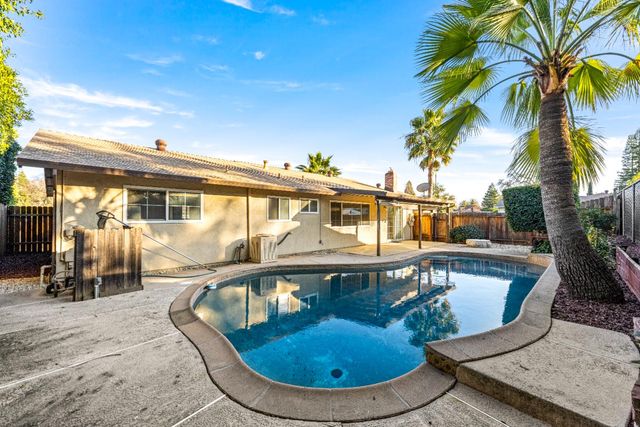 5765 Sperry Dr, Citrus Heights, CA 95621