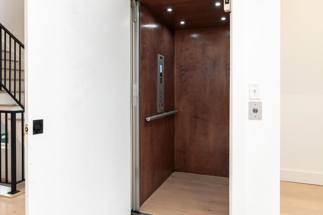 564 Lathrop Street, Columbus, OH 43206