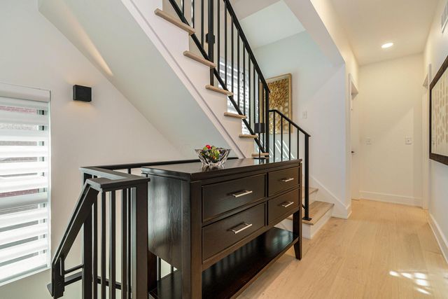 564 Lathrop Street, Columbus, OH 43206