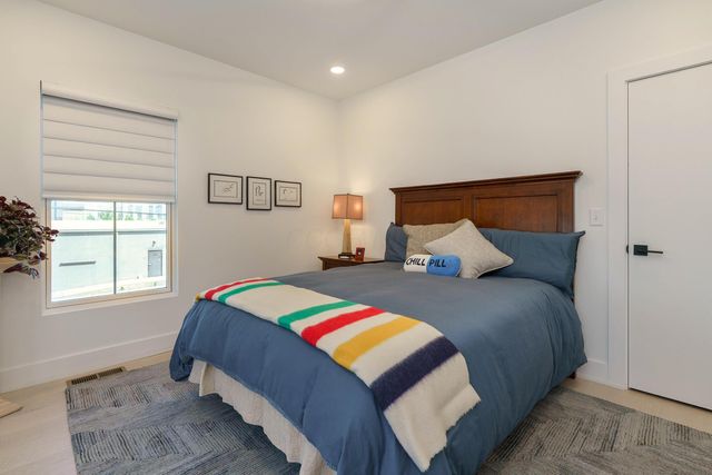 564 Lathrop Street, Columbus, OH 43206