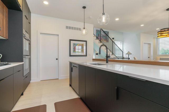 564 Lathrop Street, Columbus, OH 43206