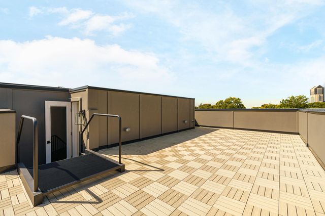 564 Lathrop Street, Columbus, OH 43206