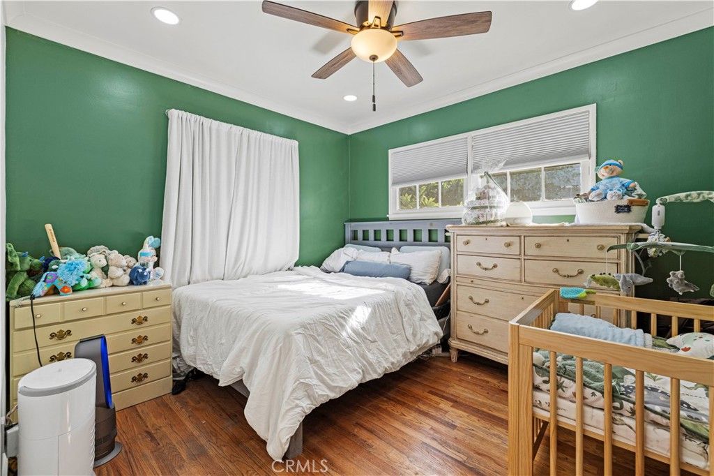 Image 20 of property listing at 18229 Strathern Street, Reseda, CA 91335