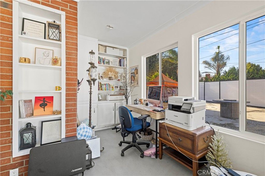 Image 24 of property listing at 18229 Strathern Street, Reseda, CA 91335