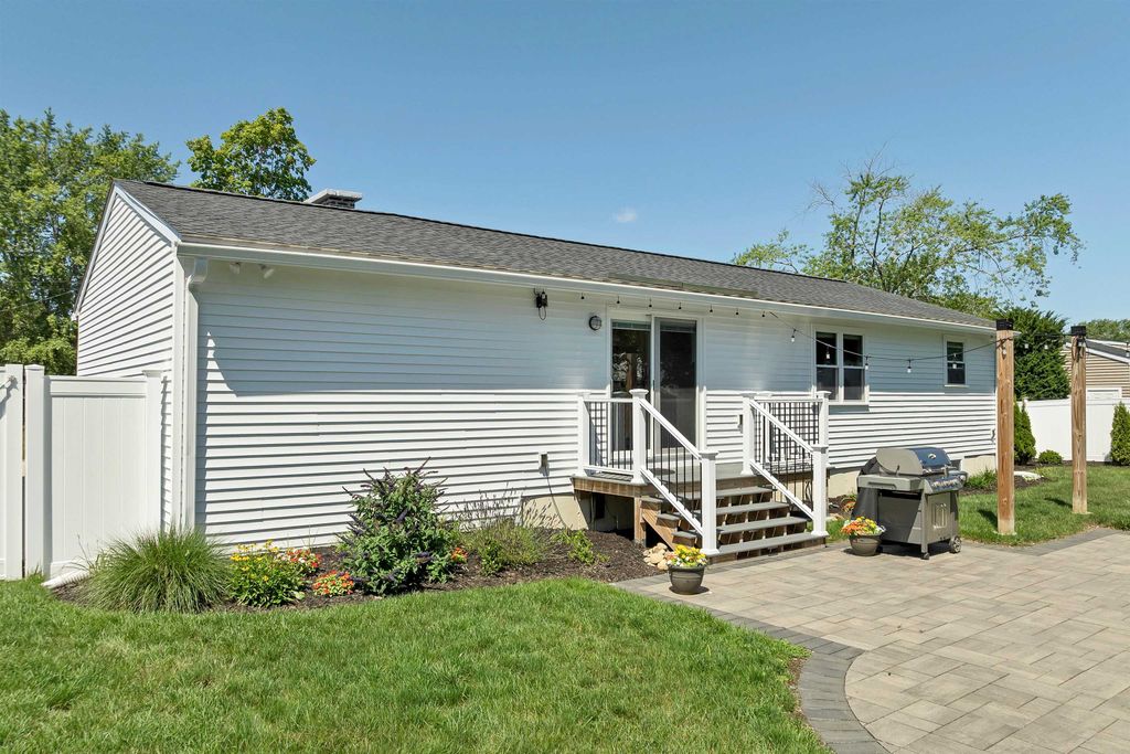 Image 2 of property listing at 3 Trafford Road, Hampton, NH 03842