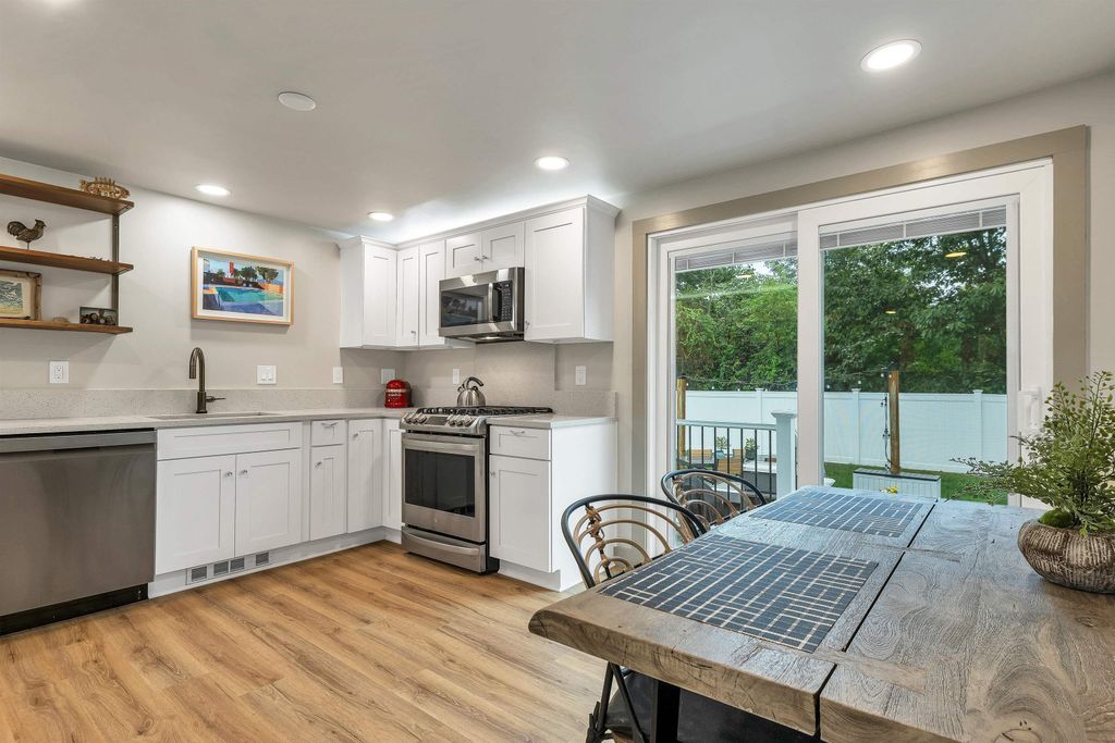 Image 12 of property listing at 3 Trafford Road, Hampton, NH 03842