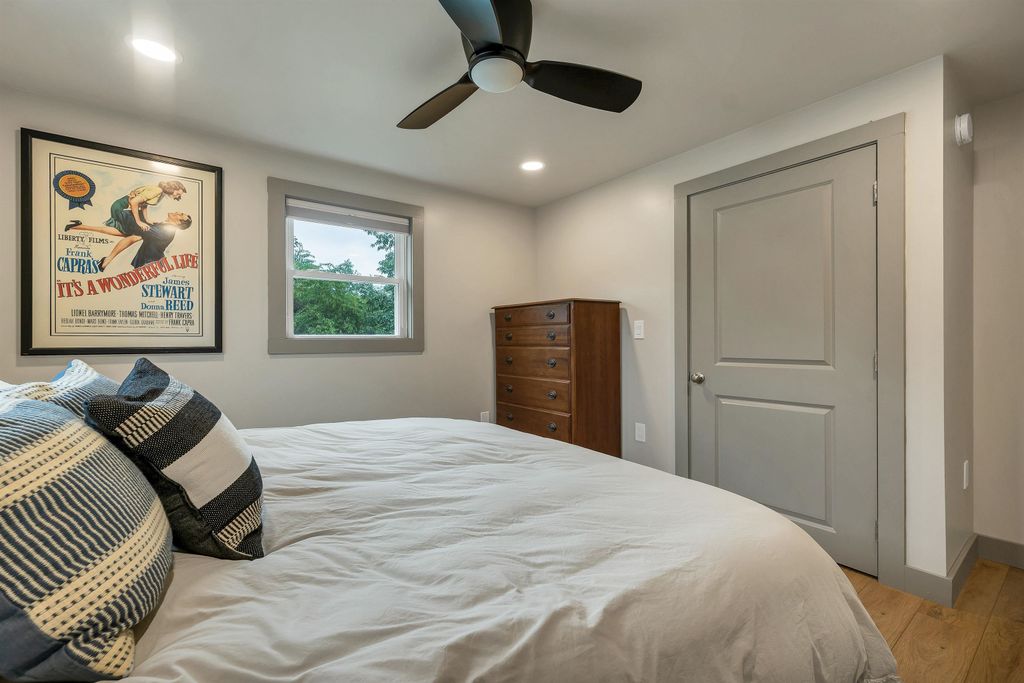 Image 20 of property listing at 3 Trafford Road, Hampton, NH 03842