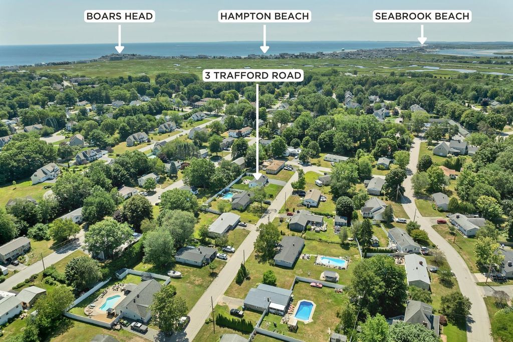 Image 3 of property listing at 3 Trafford Road, Hampton, NH 03842