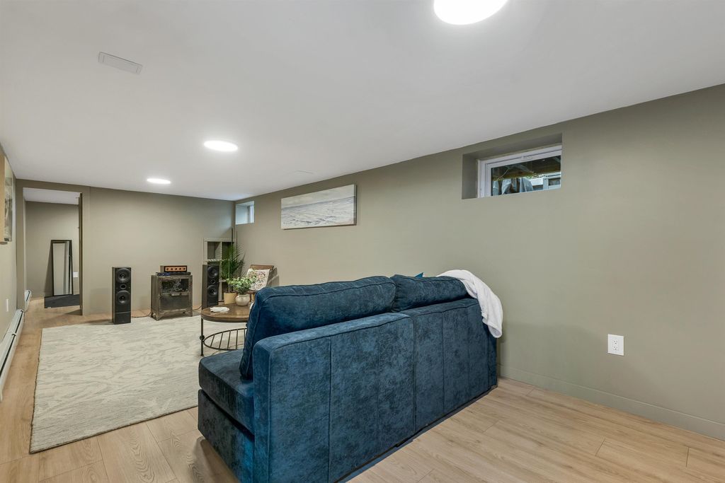 Image 30 of property listing at 3 Trafford Road, Hampton, NH 03842