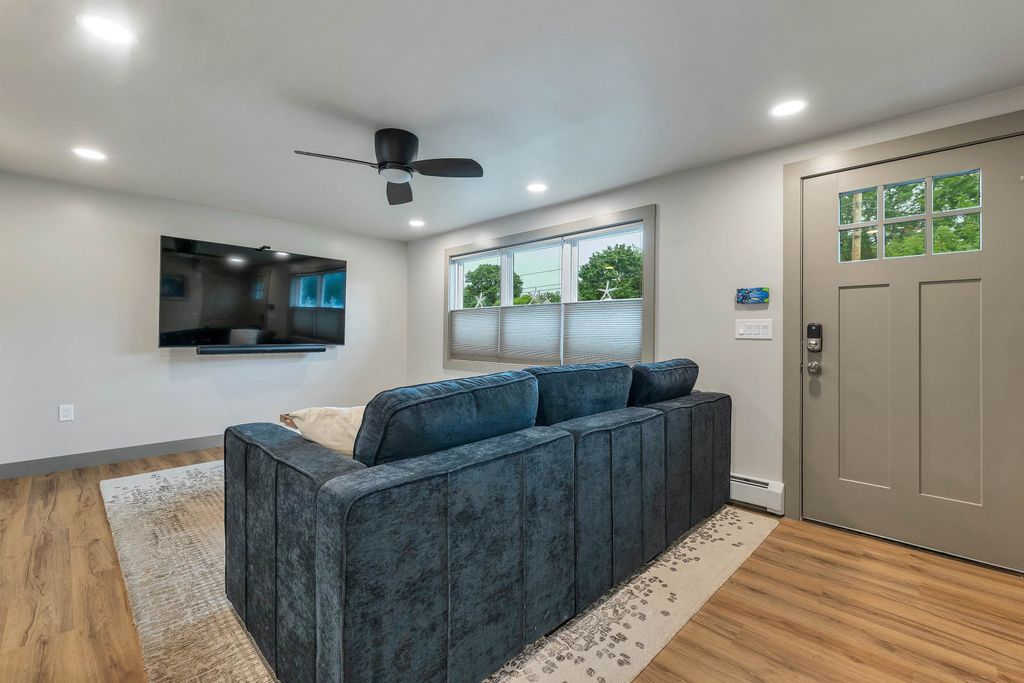 Image 31 of property listing at 3 Trafford Road, Hampton, NH 03842