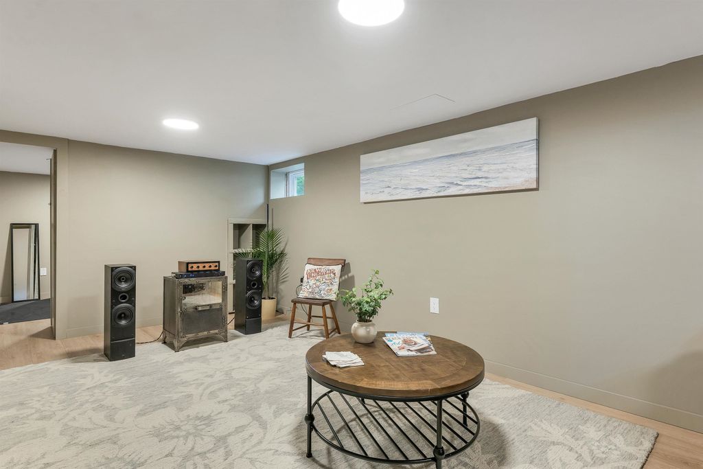 Image 32 of property listing at 3 Trafford Road, Hampton, NH 03842