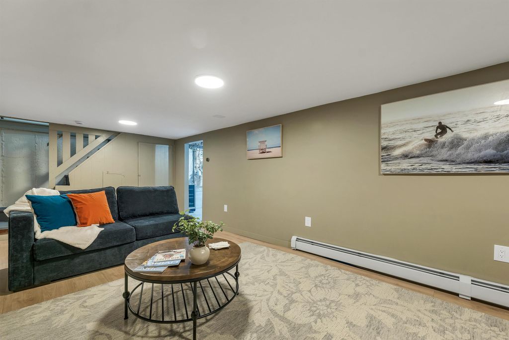 Image 34 of property listing at 3 Trafford Road, Hampton, NH 03842