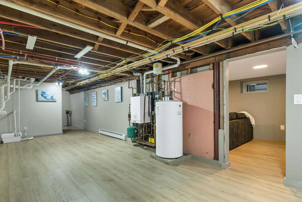 Image 40 of property listing at 3 Trafford Road, Hampton, NH 03842