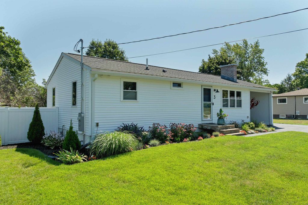Image 46 of property listing at 3 Trafford Road, Hampton, NH 03842