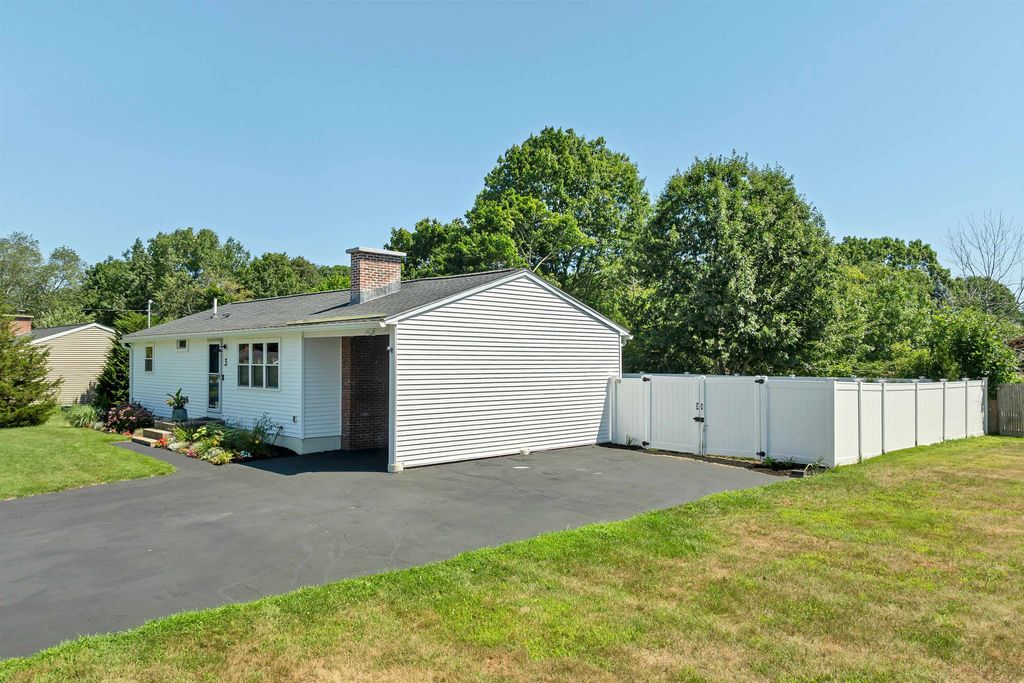 Image 48 of property listing at 3 Trafford Road, Hampton, NH 03842