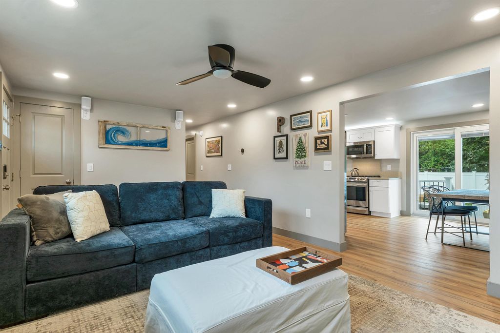 Image 9 of property listing at 3 Trafford Road, Hampton, NH 03842