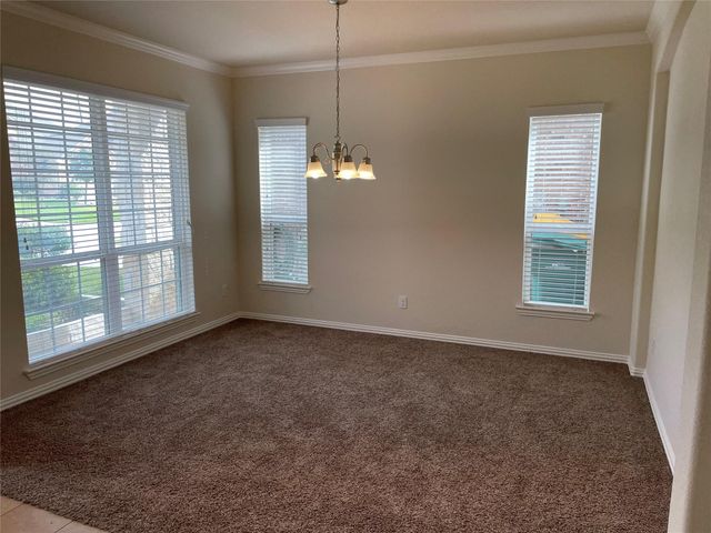 627 Oak Circle Drive E, Conroe, TX 77301