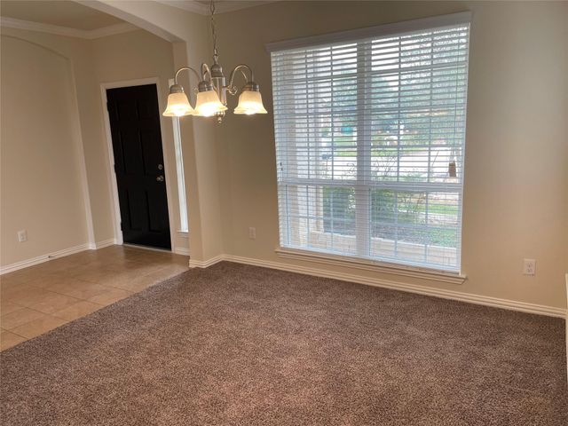 627 Oak Circle Drive E, Conroe, TX 77301