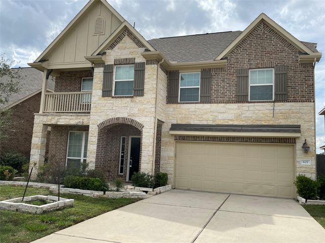 627 Oak Circle Drive E, Conroe, TX 77301