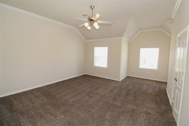 627 Oak Circle Drive E, Conroe, TX 77301