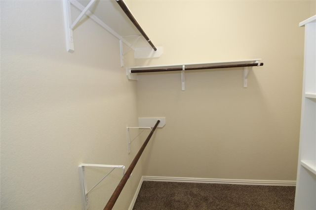 627 Oak Circle Drive E, Conroe, TX 77301