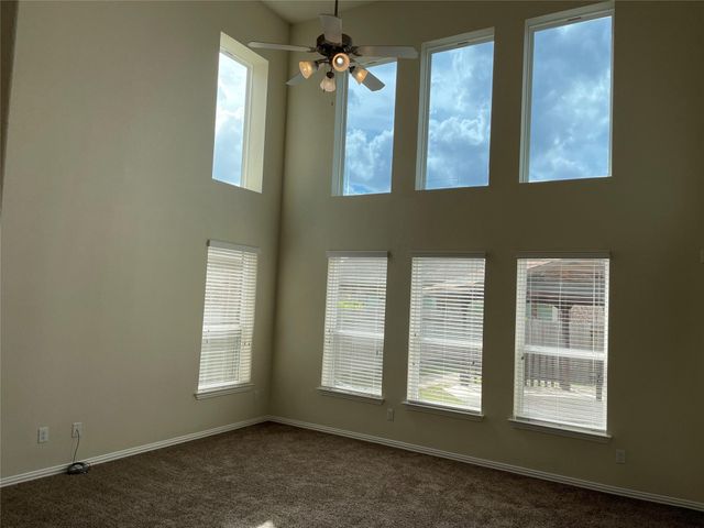 627 Oak Circle Drive E, Conroe, TX 77301