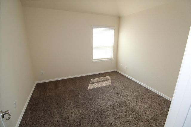 627 Oak Circle Drive E, Conroe, TX 77301