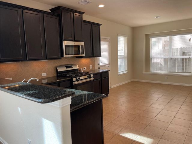 627 Oak Circle Drive E, Conroe, TX 77301
